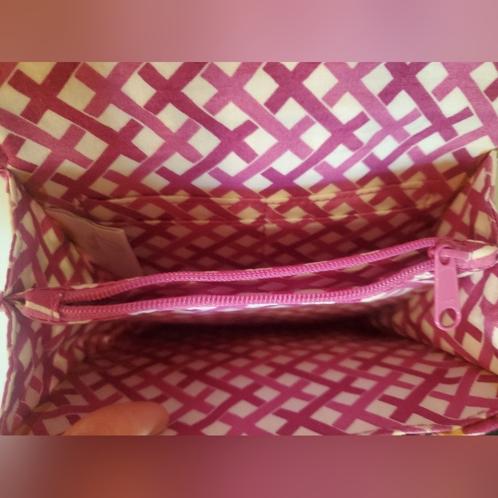 Vera Bradley Crossbody - Picture 5 of 8